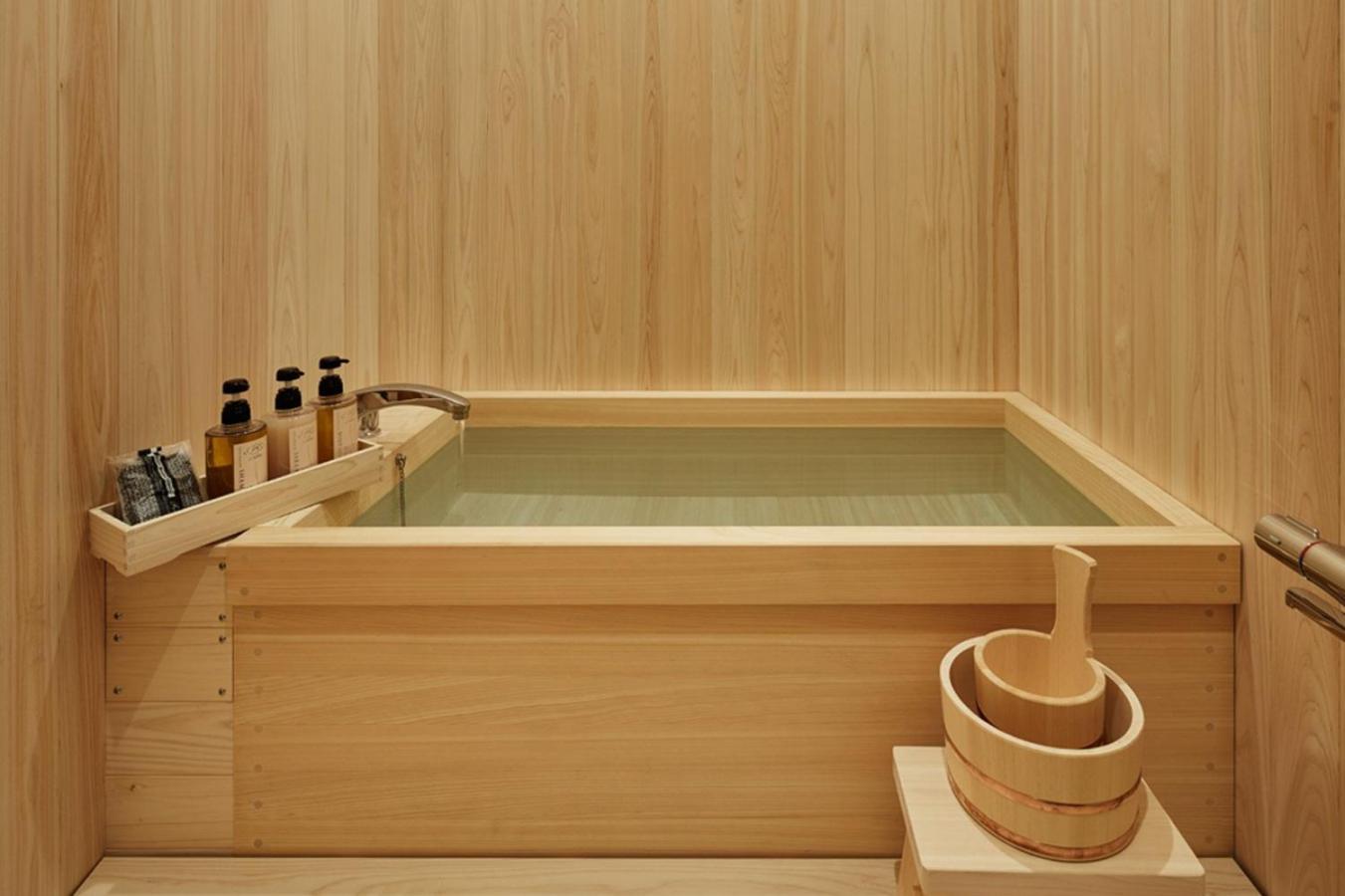 Grand Chariot Hokutoshichisei 135° Hotell Awaji Exteriör bild